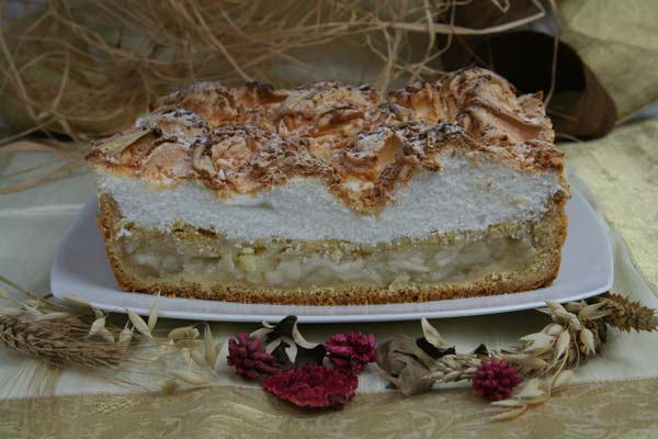 Szarlotka z beza